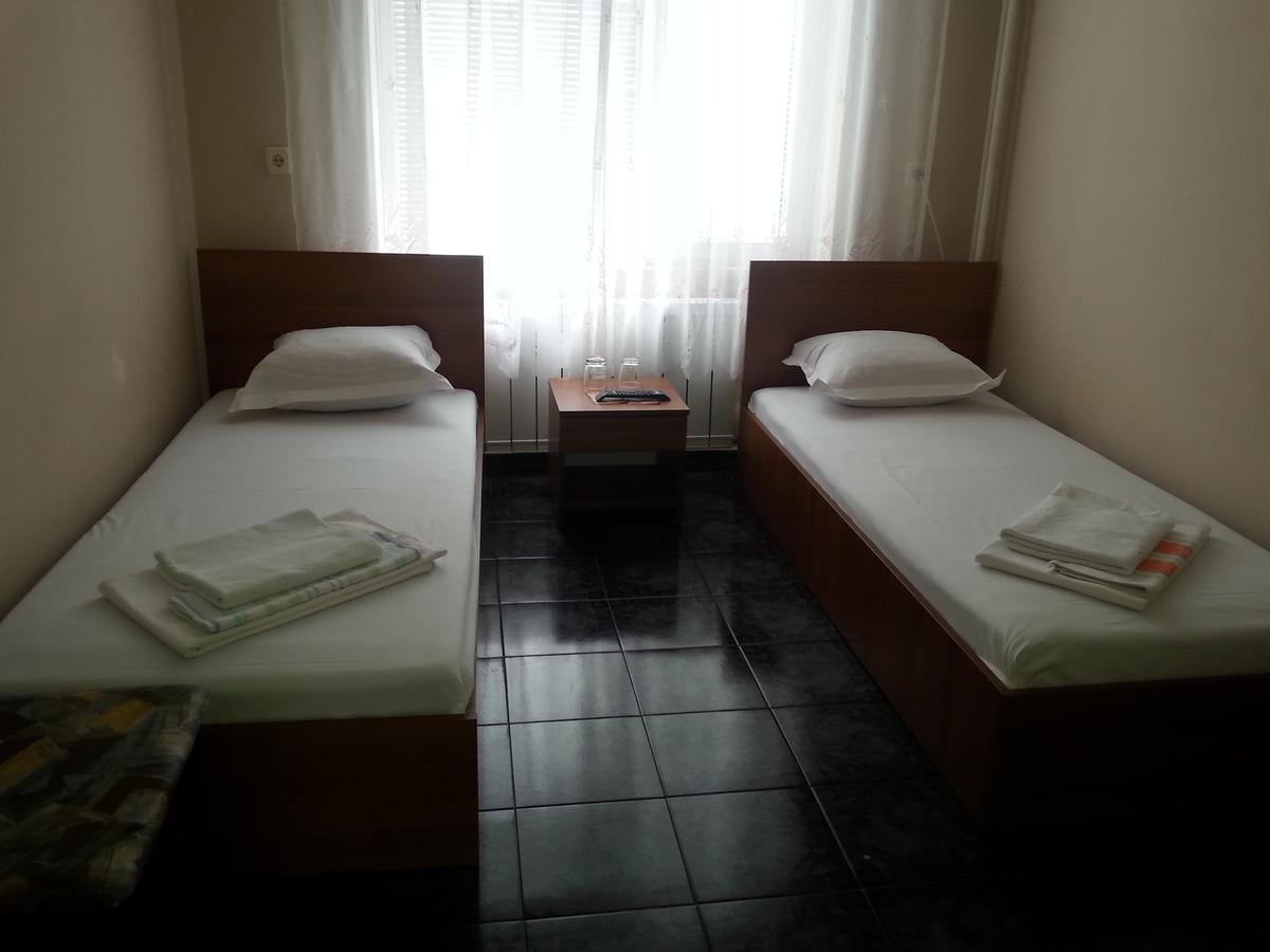 Kanclera Hotel Kaspichan Экстерьер фото